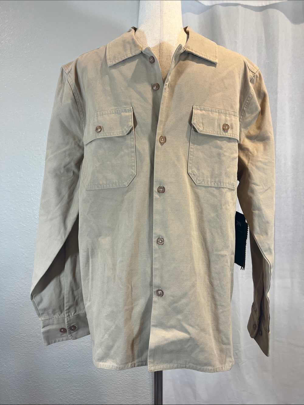 Brixton Mens Bowery Surplus Heavy Weight Woven Shirt in Sand. Size M. NWT